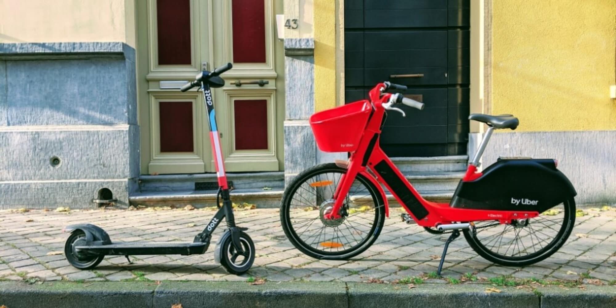 Napoli, beccati più di 50 monopattini ed e-bike modificati: scattano multe da 93mila euro