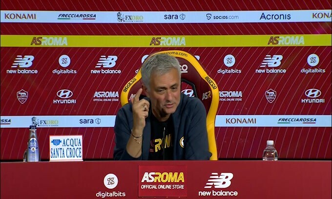 Mourinho: "Qui è difficile, in altre piazze c'è più protezione"