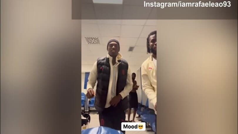 Il Milan vince a Roma, Leao scatenato negli spogliatoi