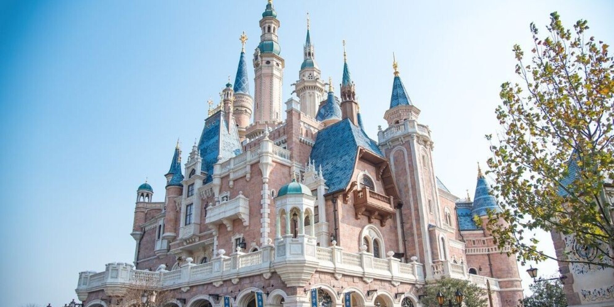 Covid: Disneyland Shanghai chiuso dopo un solo contagio