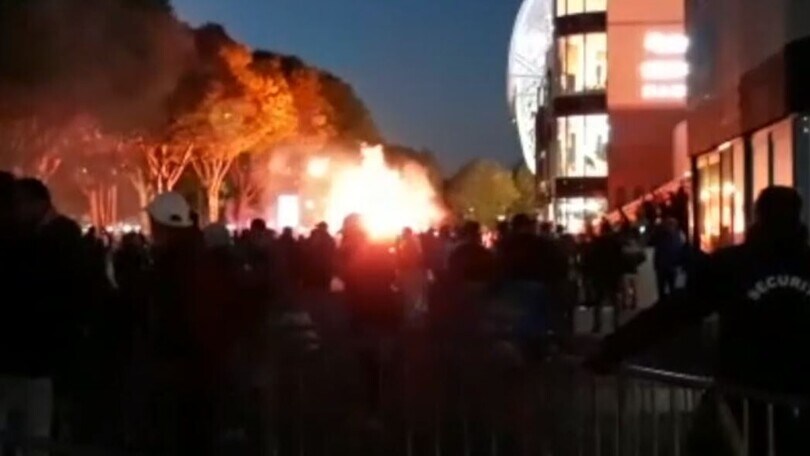 Marsiglia-Lazio, cori e fumogeni al Velodrome