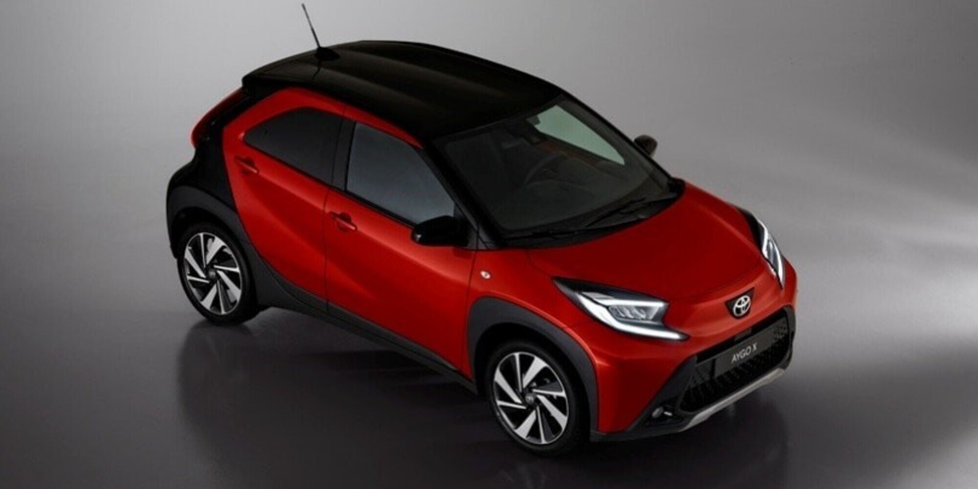 Nuova Toyota Aygo X mette nel mirino il primato tra le citycar