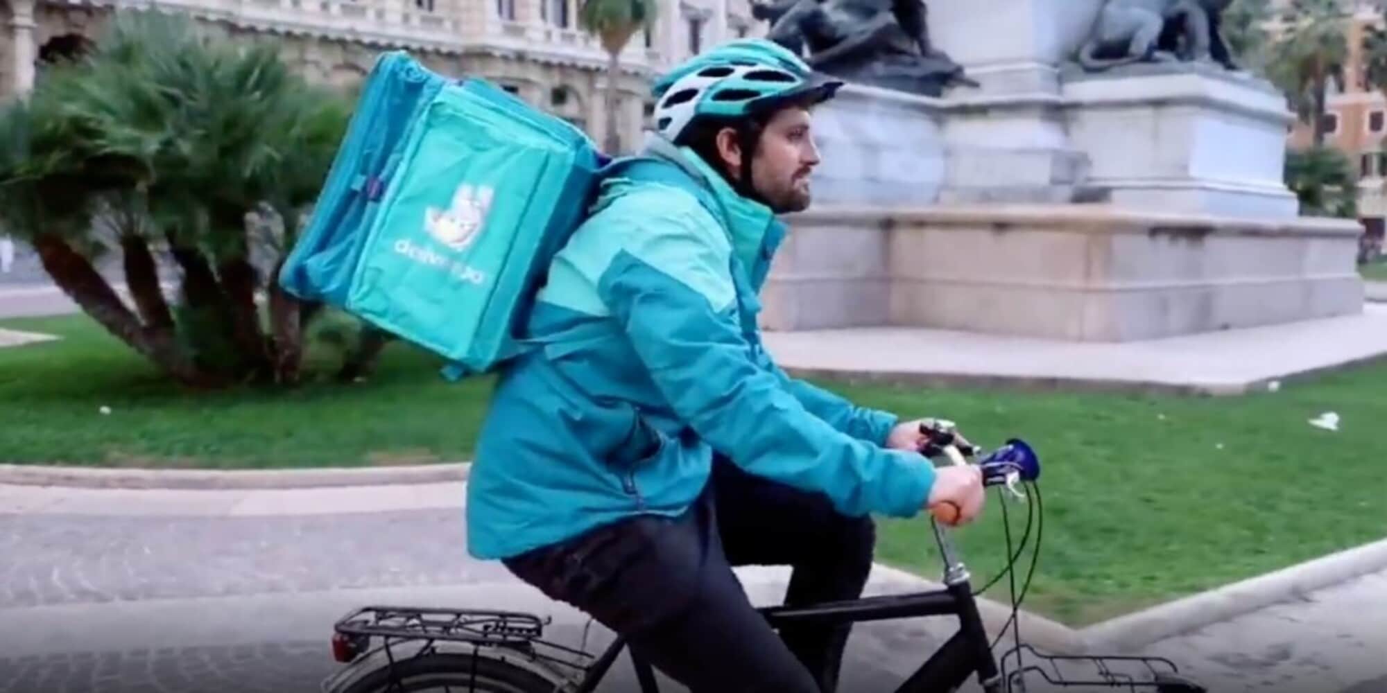 Frank Matano diventa rider: in bici per Roma per il nuovo film