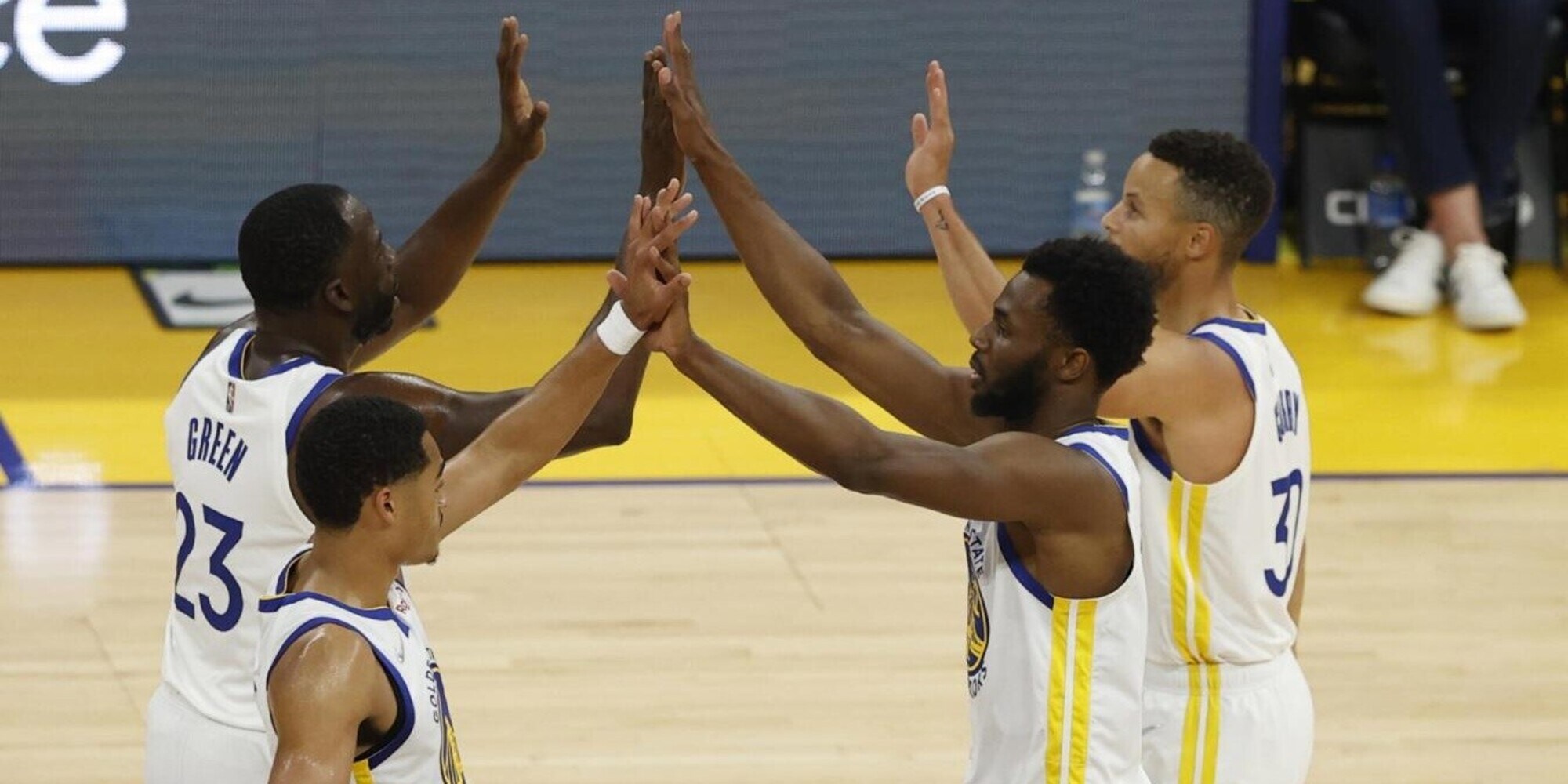Nba, Warriors da urlo: i Lakers vincono all'overtime