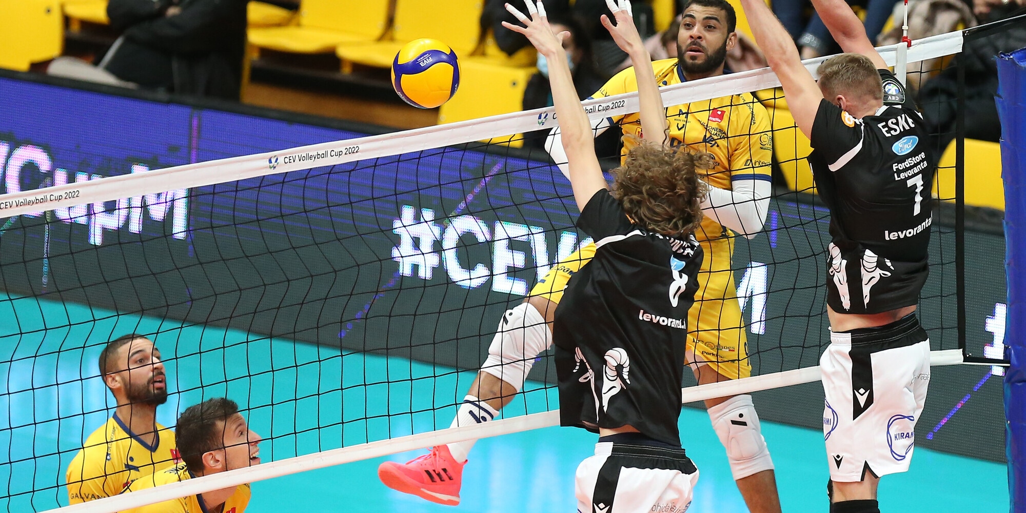 Cev Cup: Modena vola ai sedicesimi