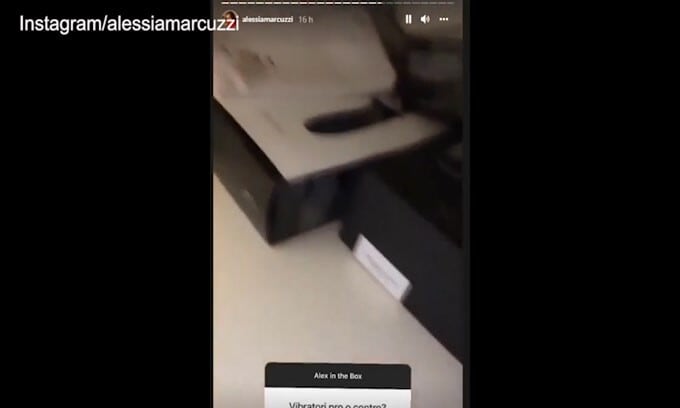 Alessia Marcuzzi e la sorpresa nell'armadio