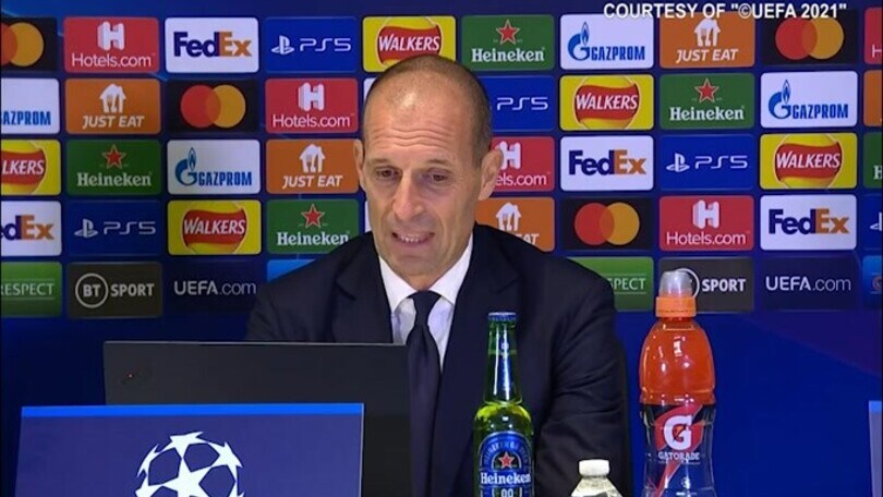 Allegri non vede l'ora...di abbandonare la conferenza!
