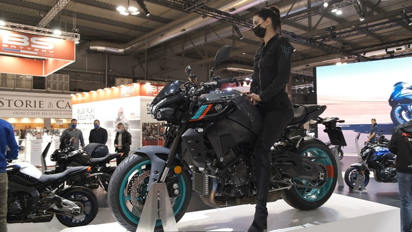 Yamaha MT-10 2022, cambia il design e diventa Euro 5