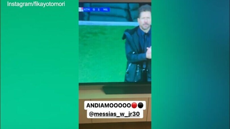Il Milan sbanca Madrid, Tomori esulta da casa