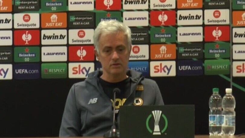 Mourinho: "Tutti devono fare la fase difensiva"