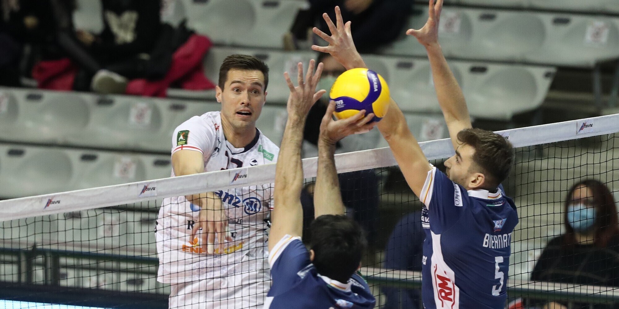 Milano soffre cinque set ma batte Ravenna