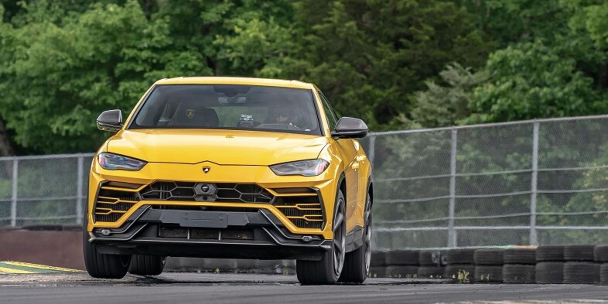 Usa i fondi per il Covid per comprarsi una Lamborghini: il "furbetto" finisce in galera