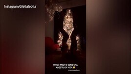 Diletta Leotta, Yoga sotto..l'albero di Natale!