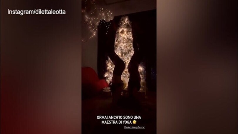 Diletta Leotta, Yoga sotto..l'albero di Natale!