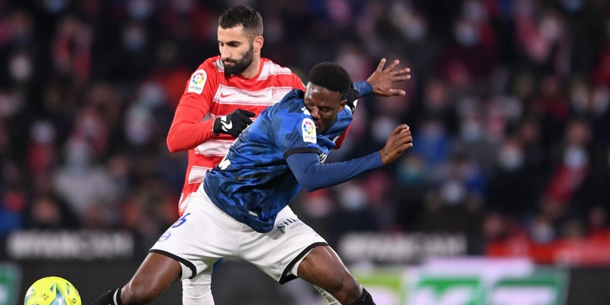 Il Granada di Gonalons vince lo scontro salvezza con l'Alavés