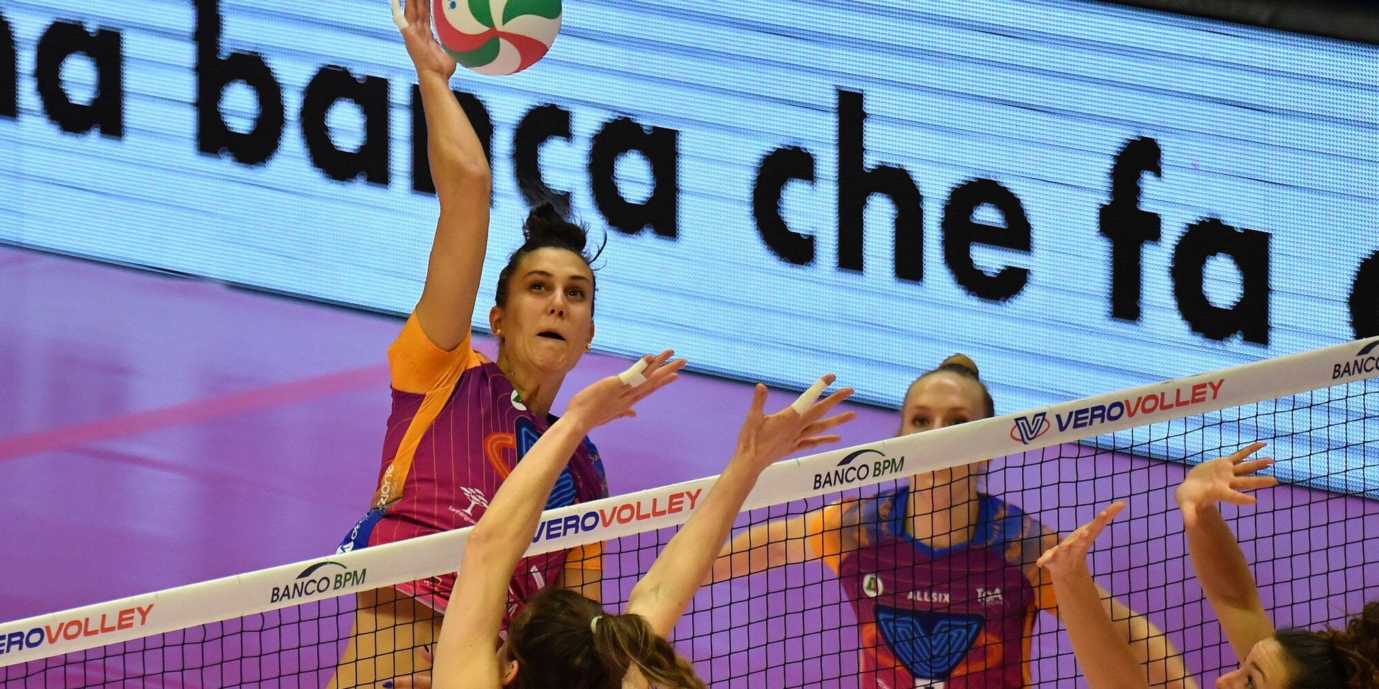 Monza supera Firenze, Roma lotta ma cede a Scandicci