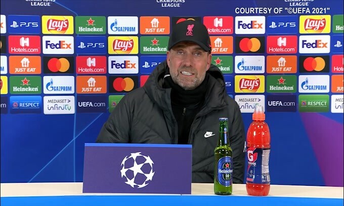 Klopp: "Come si ferma Zlatan? Evitando di fargli arrivare la palla.."