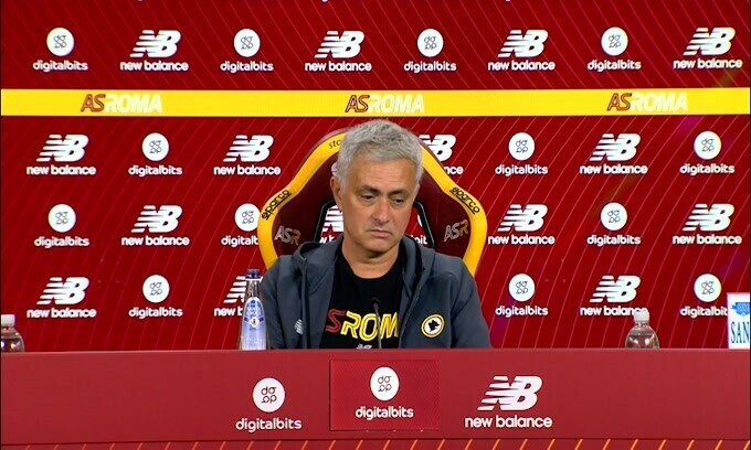 Mourinho: "Smalling ok. Non firmo per il pari. Ammiro l'Atalanta"