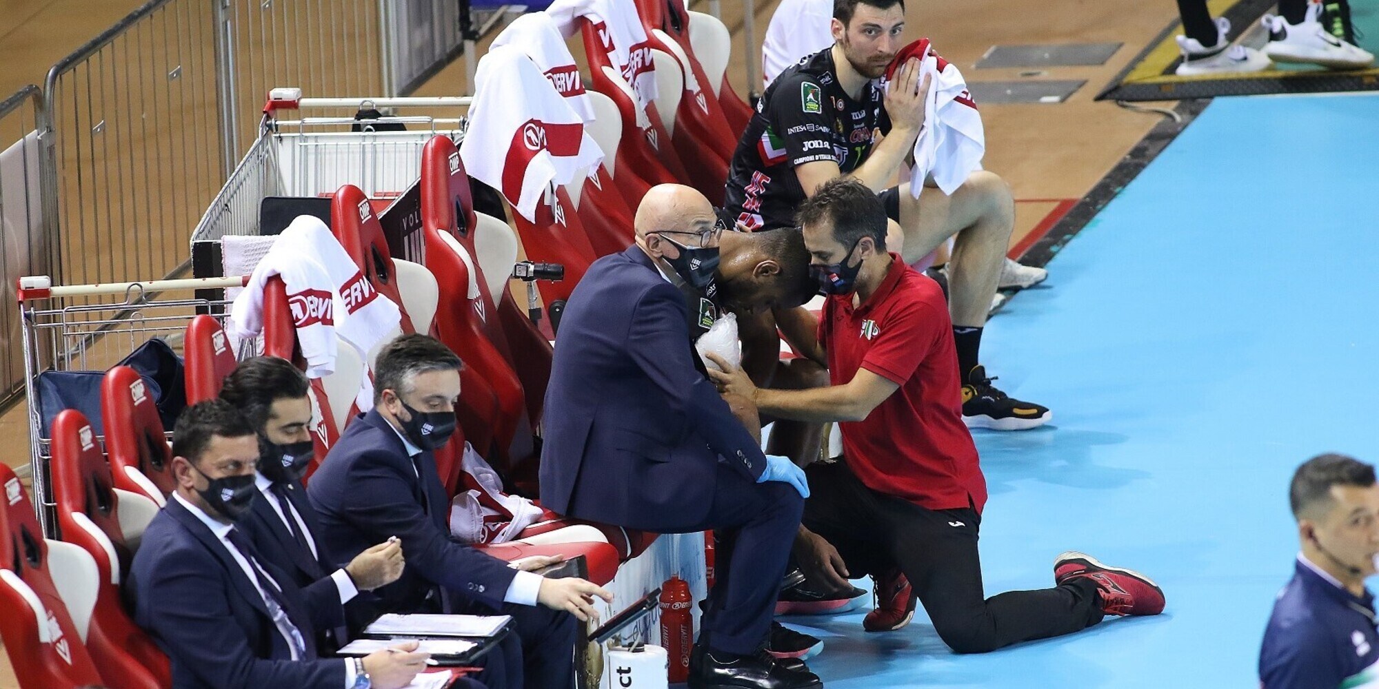 Grave l'infortunio di Lucarelli al braccio destro