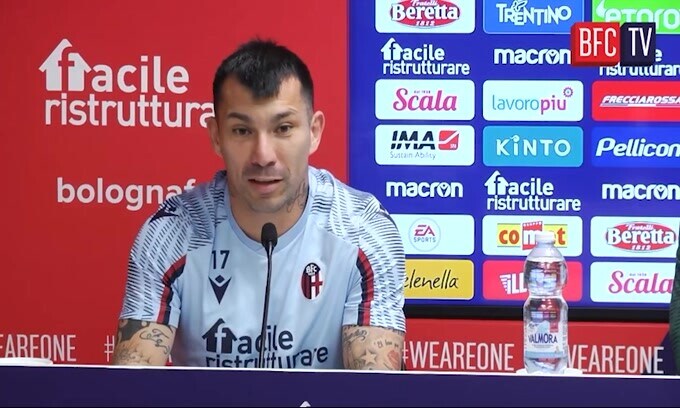 Mihajlovic ride con Medel: "Quante volte ci siamo presi a cazzotti?"