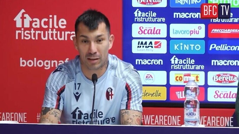 Mihajlovic ride con Medel: "Quante volte ci siamo presi a cazzotti?"