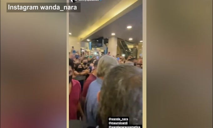 Buenos Aires, che folla per il negozio di Wanda