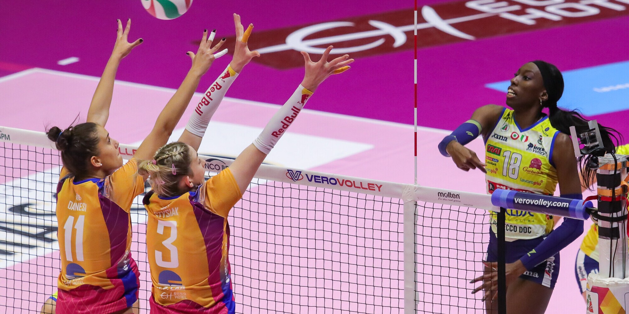 Rinviata l' intera 13a di A1 Femminile