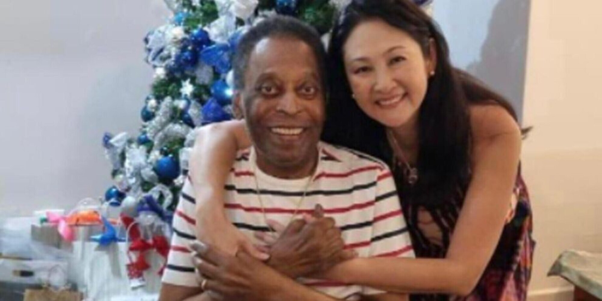 Pelé torna a casa, la foto sui social: "Buon Natale amici"
