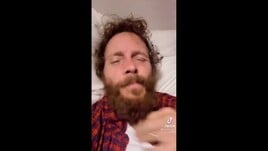 Jovanotti annuncia: "Ho il covid ma sono vaccinato. Passerà"