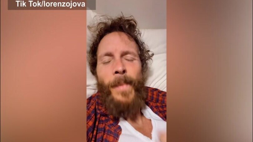 L'annuncio di Jovanotti: "Ho il Covid.."