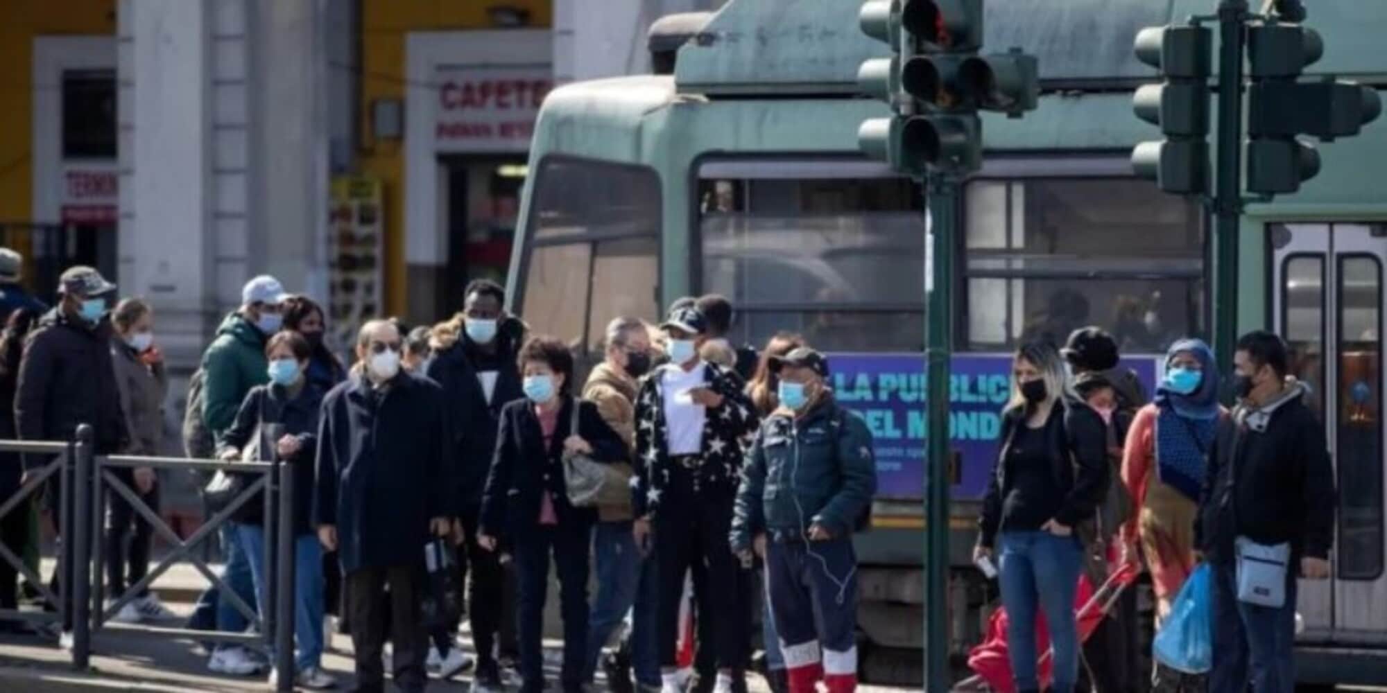 Roma: su metro, bus e tram le mascherine FFP2 diventano obbligatorie