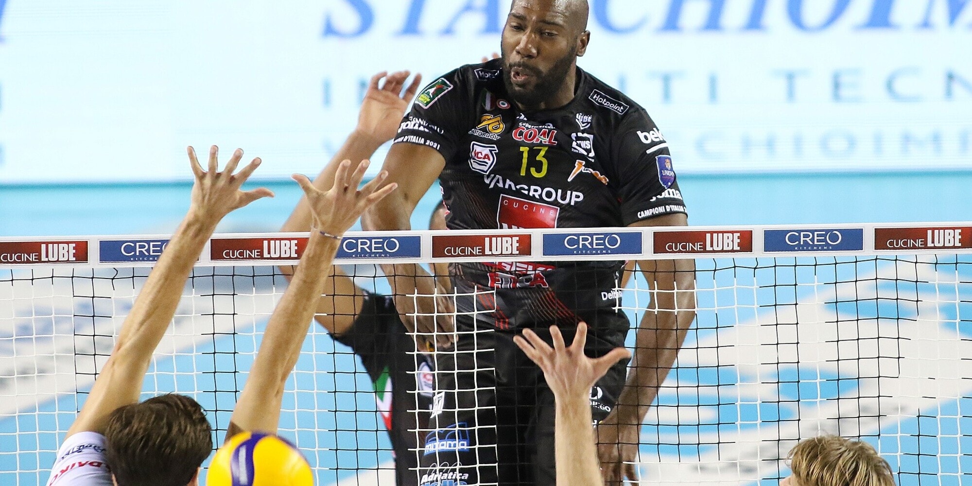 Ancora rinvii in Superlega e A2