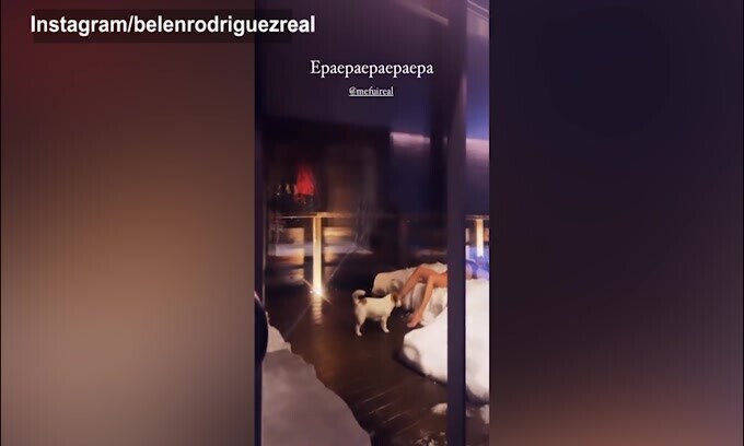 Belen Rodriguez, ma che fai? Tuffo nella neve!