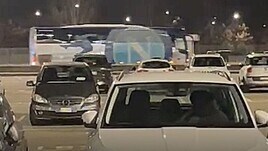 Juve-Napoli, l'arrivo del pullman azzurro allo Stadium