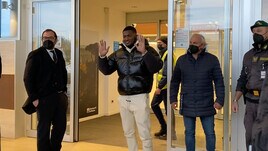 Maitland-Niles è sbarcato a Roma: eccolo all’aeroporto di Ciampino