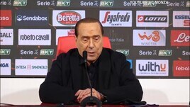 Berlusconi: "Sono uscito da un brutto momento"