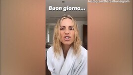 Michelle Hunziker festeggia San Valentino con...se stessa