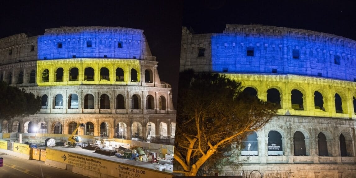 Roma, il Colosseo si illumina con i colori della bandiera ucraina