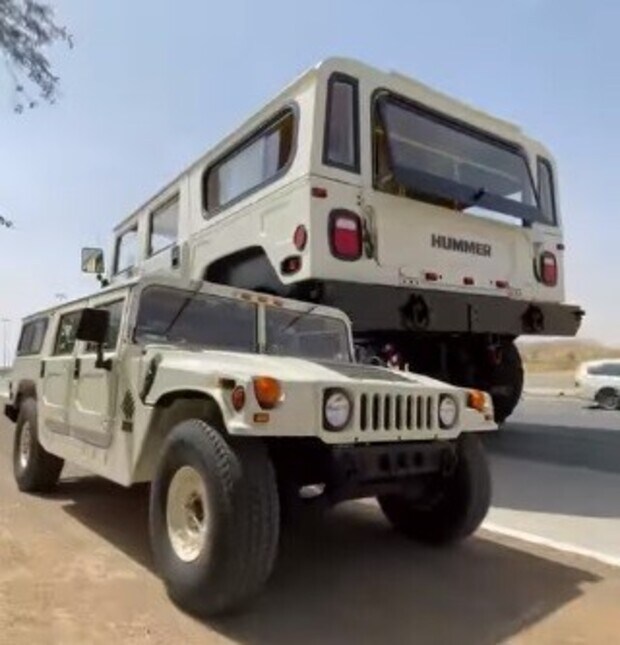 L'Hummer più grande al mondo è a due piani con bagno e cucina!