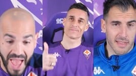 Fiorentina, i giocatori scoprono il nuovo logo: le reazioni sono tutte da ridere