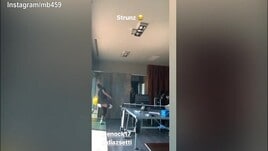 Balo, sfida a colpi di ciabatte con Enock