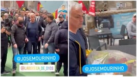 Mourinho arriva a Napoli e visita il murale di Maradona ai Quartieri Spagnoli