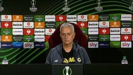 Mourinho: "Ai tifosi chiediamo di venire a giocare"
