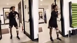 Cuadrado che fai? Il colombiano entra in palestra a passo di danza...