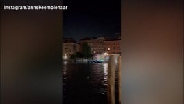 De Ligt e Anne scatenati a Venezia per il matrimonio di Alvaro e Alice