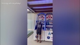 Neymar, campione anche a basket: sembra Steph Curry!