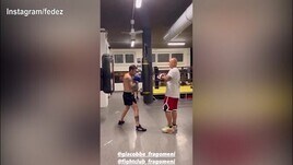 Fedez, che botte con Fragomeni