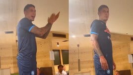 Napoli, che festa: Olivera canta per il rito d'iniziazione