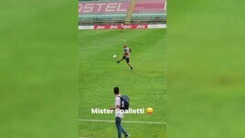Spalletti torna calciatore, palleggi sul campo d’allenamento!