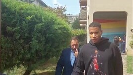 Vranckx, primi selfie coi tifosi del Milan